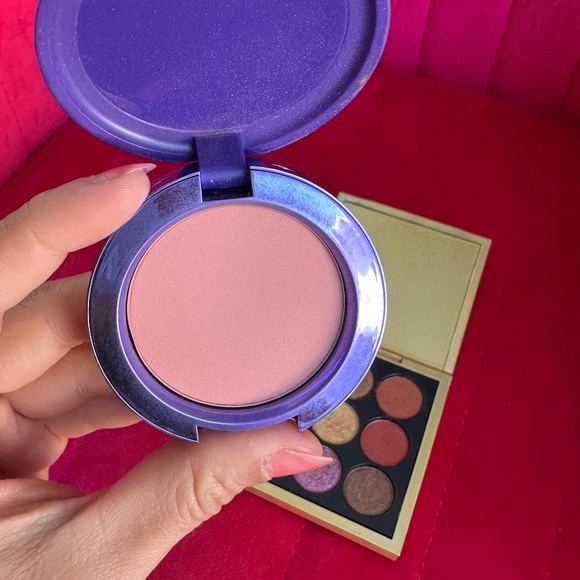 MAC Lunar New Year Eyeshadow Palette & MAC x Lisa Powder Blush - Picture 4 of 6